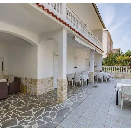 Apartment Tina 6p Banjol